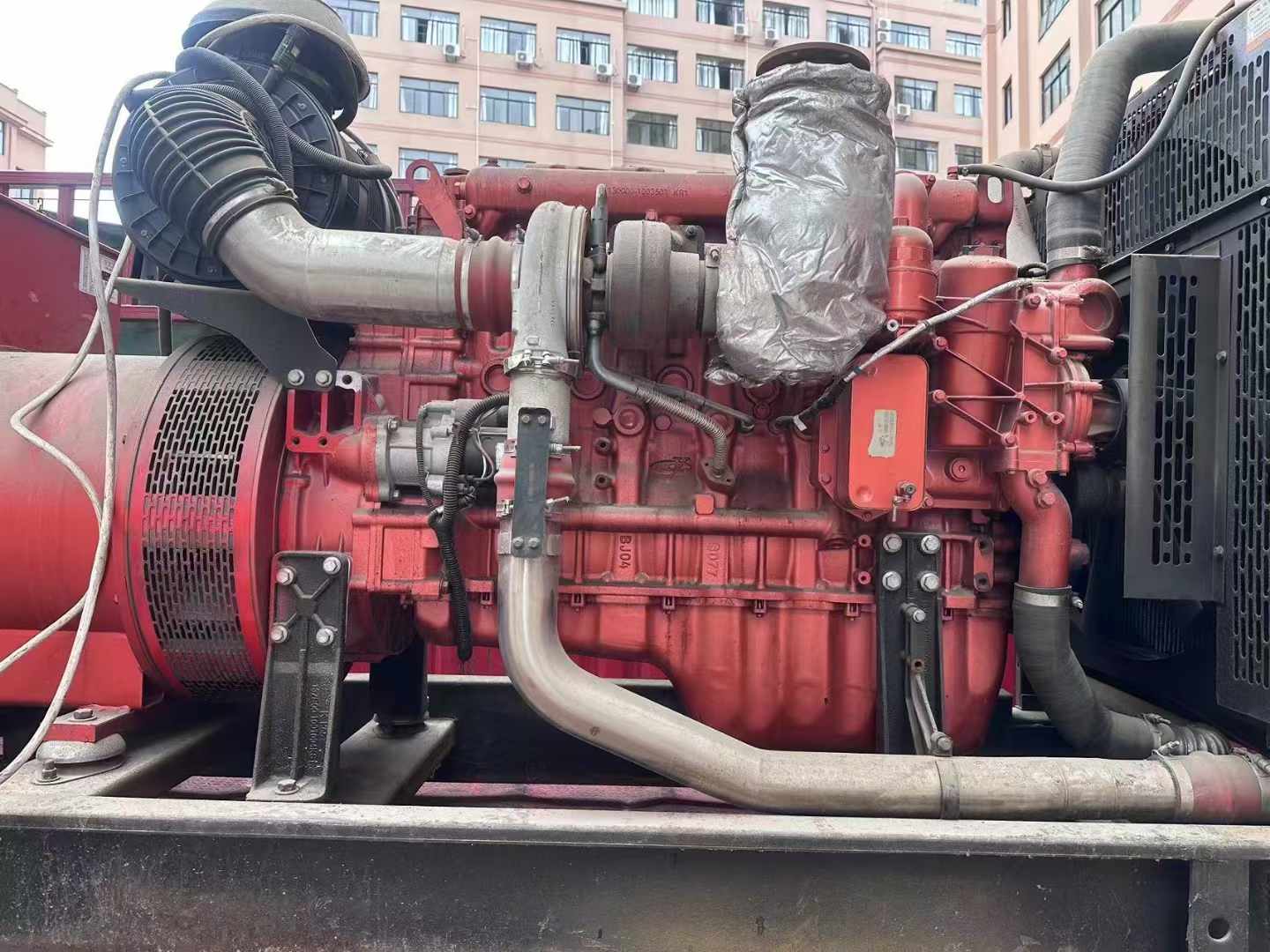 芒康如何选择适合 600kW 柴油发电机组的过载保护器？