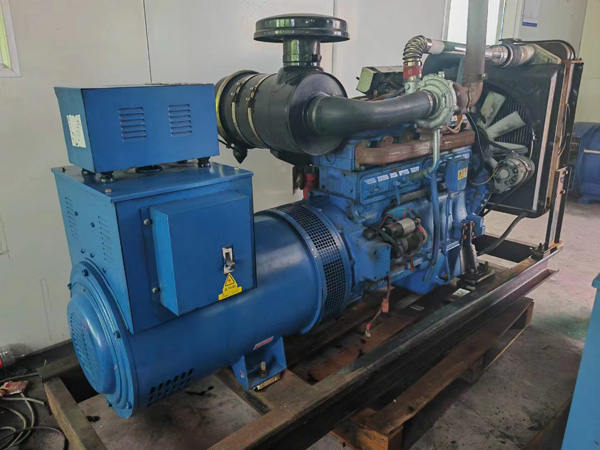 芒康100kW柴油发电机组使用多级机油有哪些优缺点？